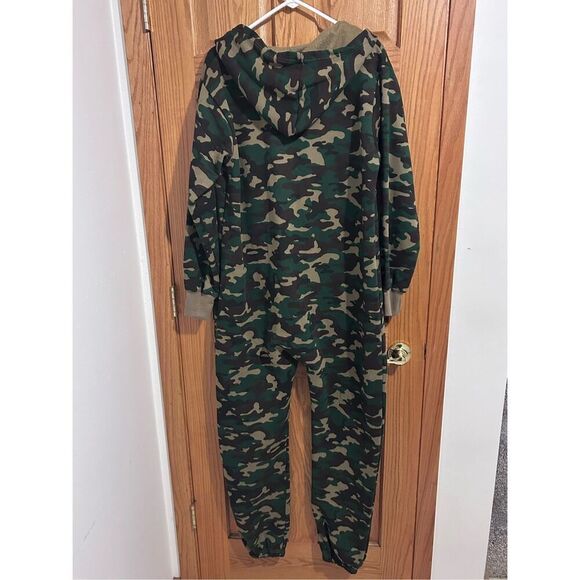 Skyline Wears Camouflage Hooded Jumpsuit Pajamas Pockets Size M Unisex - Picture 3 of 12